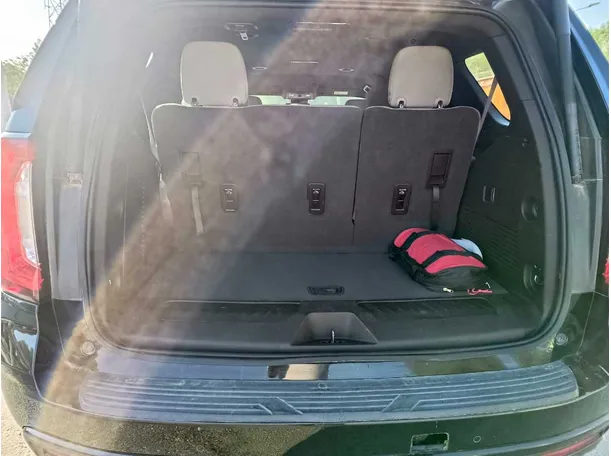 Car image 30