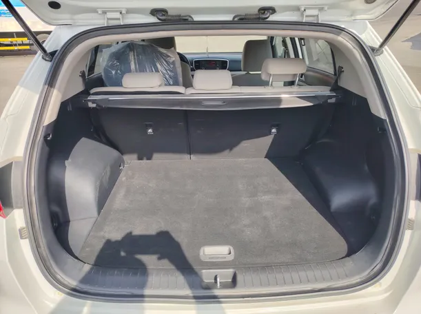 Car image 26
