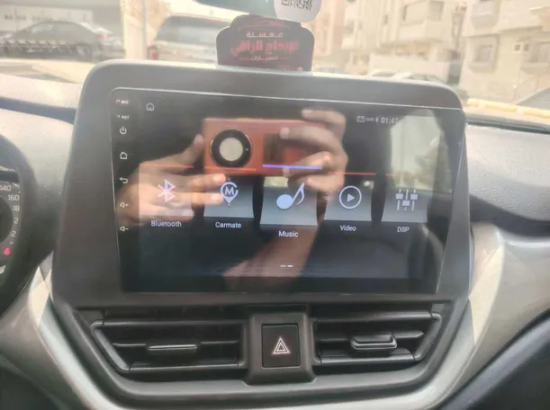 Car image 24