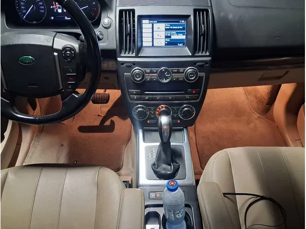 Car image 16