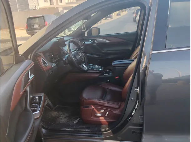 Car image 13