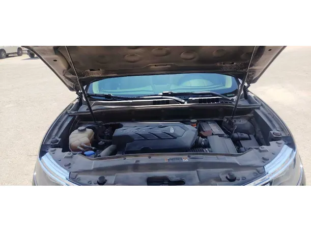 Car image 32