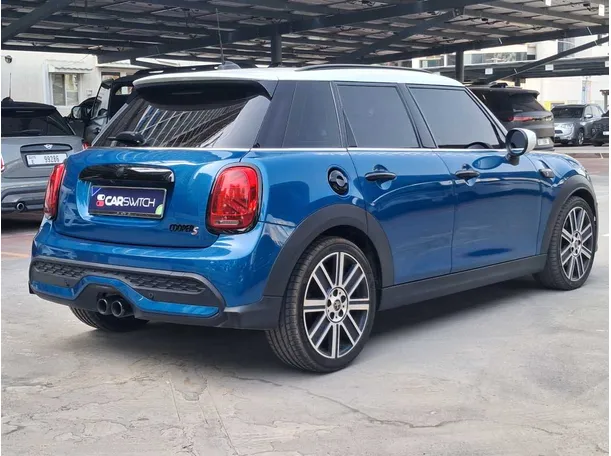 Car image 6
