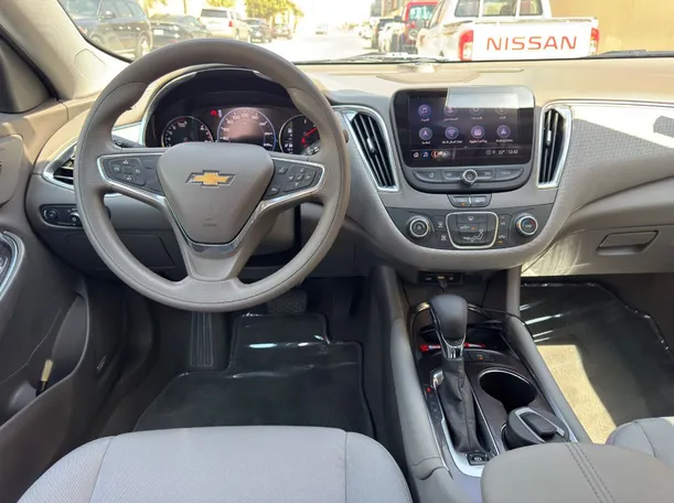 Car image 17