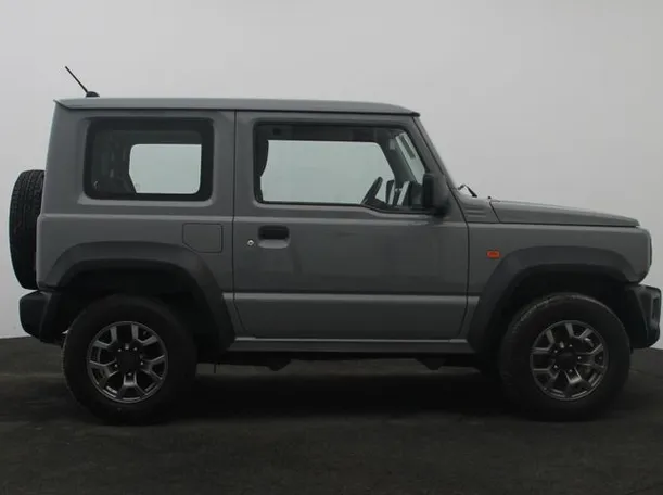 Car image 13
