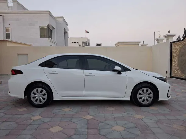 Car image 8
