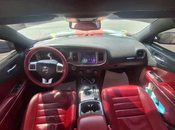 Car image 13