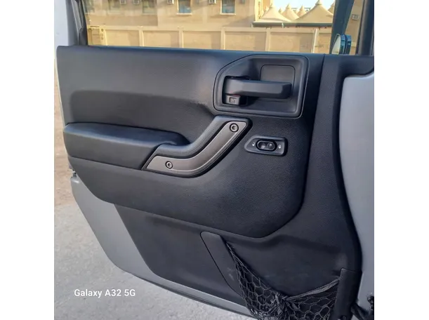 Car image 27