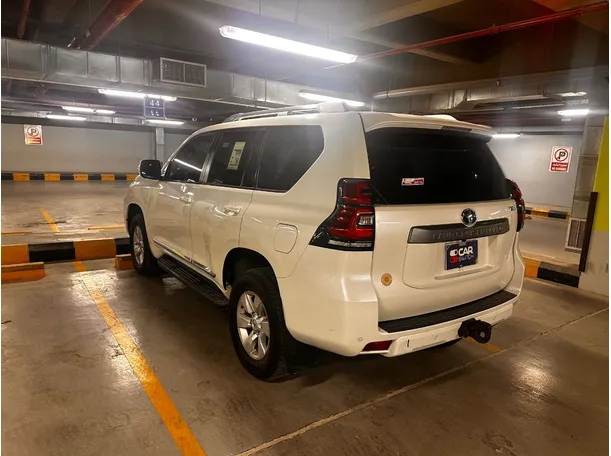 Car image 7