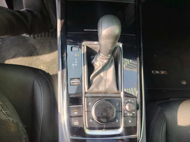Car image 25