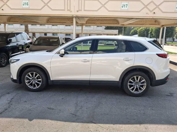 Car image 8