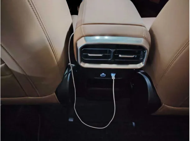 Car image 40