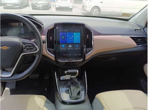 Car image 15