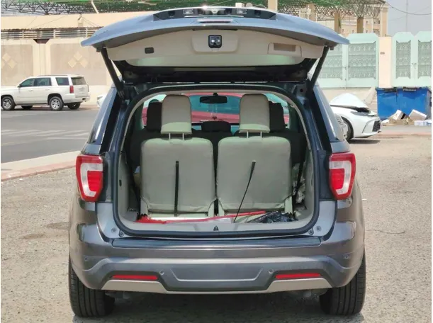 Car image 25