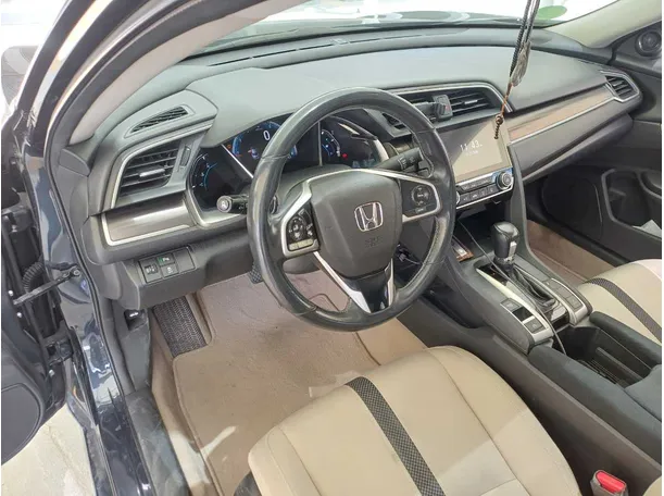 Car image 11