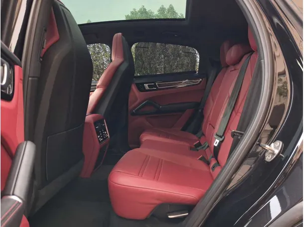 Car image 13