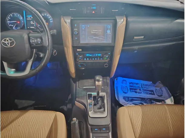 Car image 23