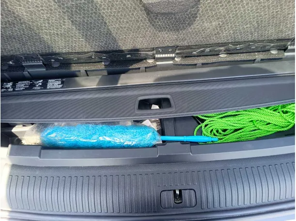 Car image 32