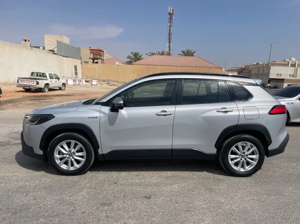 Car image 8