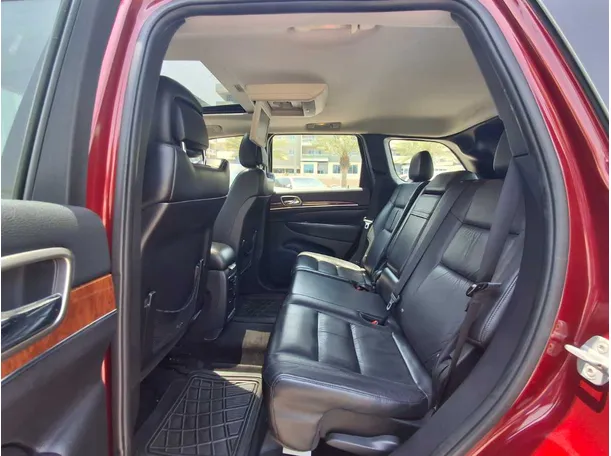 Car image 13