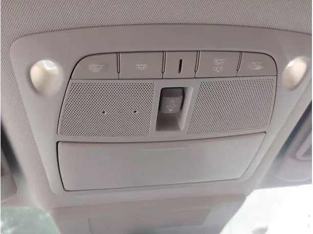 Car image 30