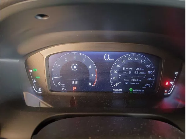 Car image 19