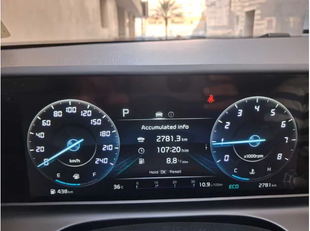 Car image 18