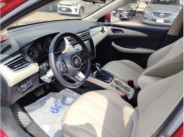 Car image 12