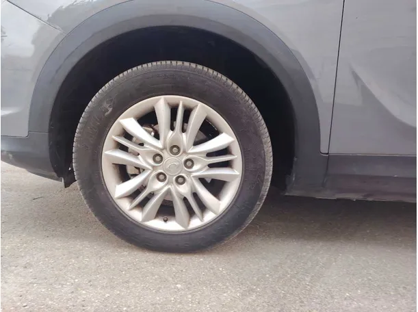 Car image 10
