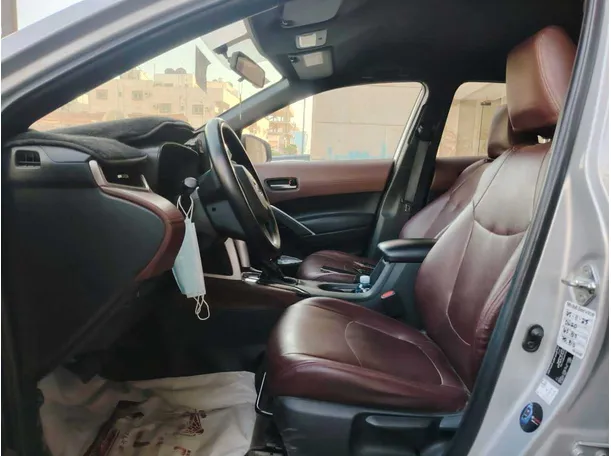 Car image 12