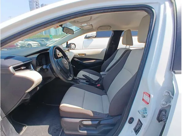 Car image 12
