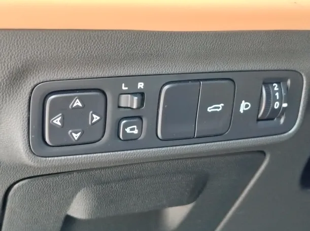 Car image 31