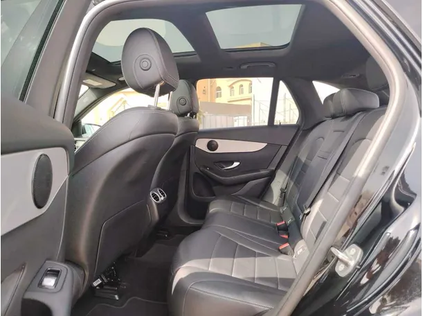Car image 19