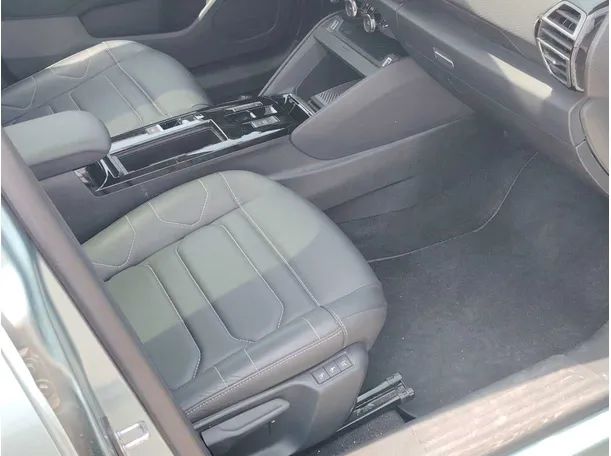 Car image 37