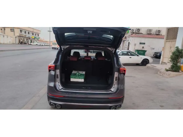 Car image 18