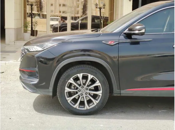 Car image 9