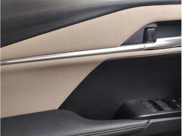 Car image 32