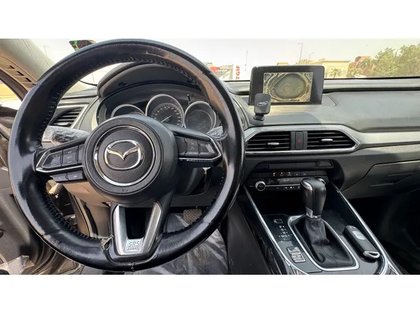 Car image 19