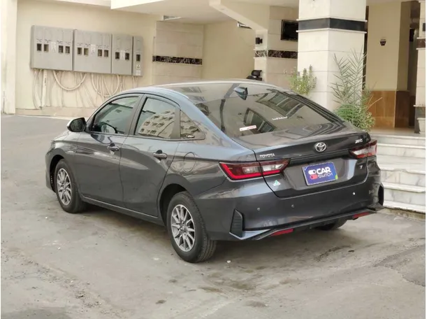 Car image 7