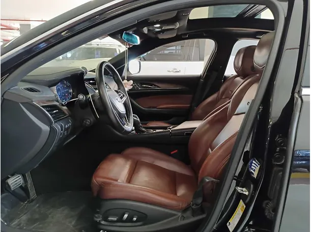 Car image 12