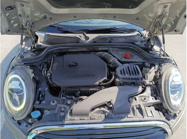 Car image 21