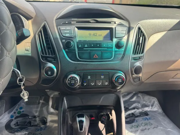Car image 16