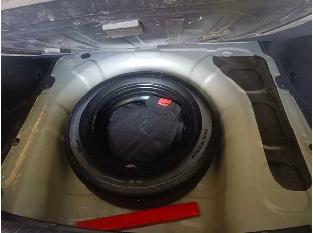 Car image 23