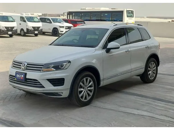 2018 Volkswagen Touareg in UAE