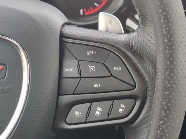 Car image 32