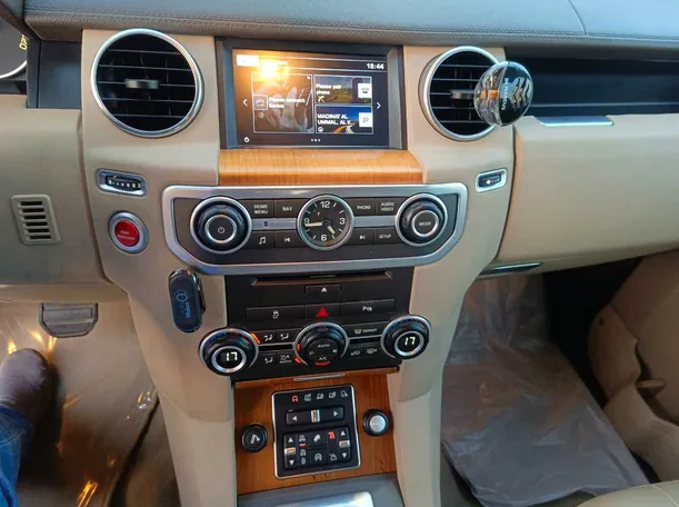 Car image 25