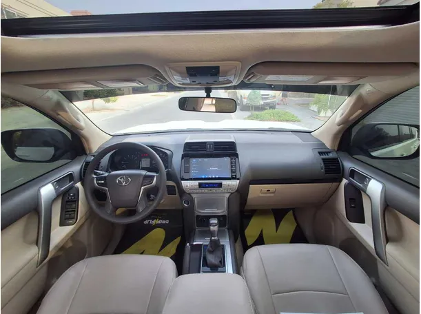 Car image 18