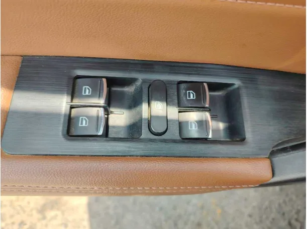 Car image 33