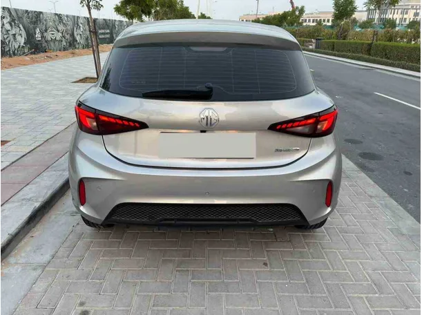 Car image 5