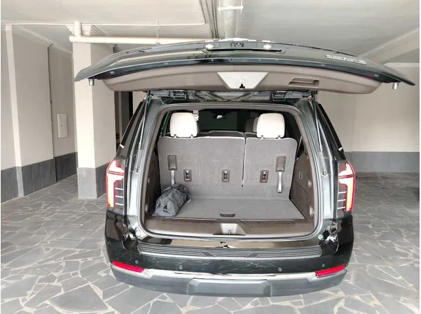 Car image 30